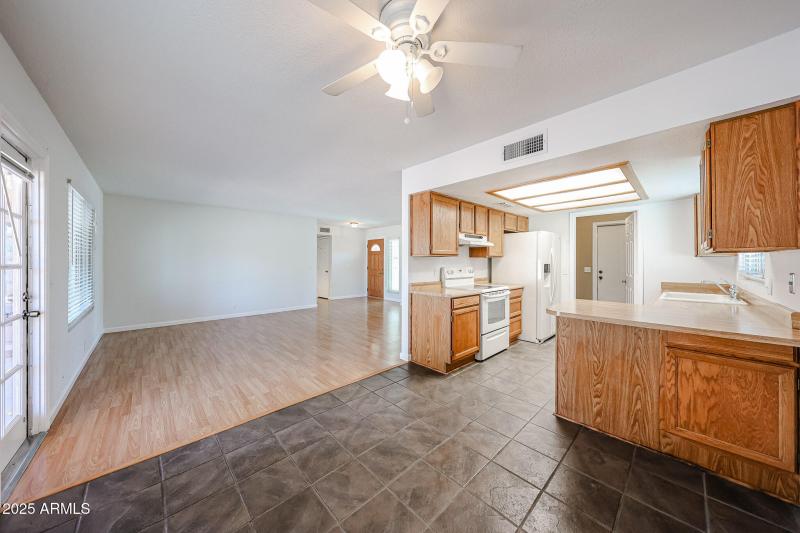 Dining/Kitchen