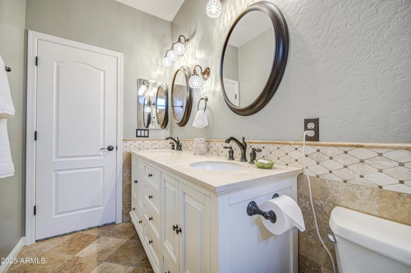 Bathroom 2-1