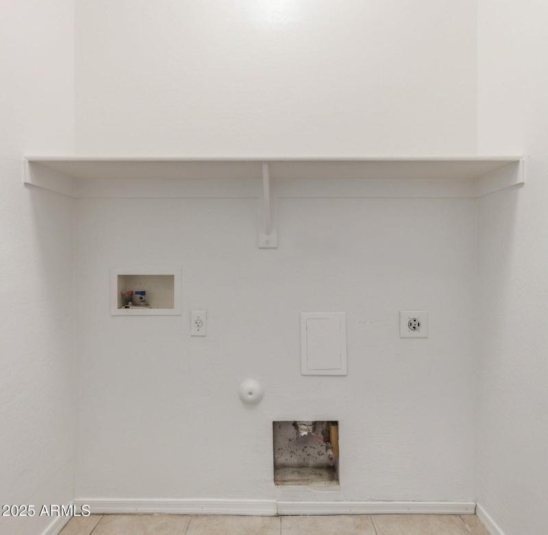 13-web-or-mls-45084 W Desert Cedars Ln-1