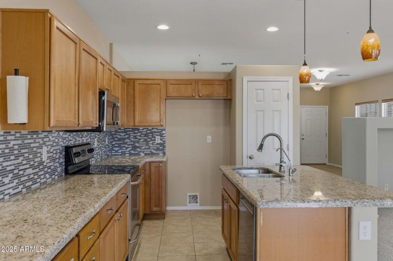 27-web-or-mls-45084 W Desert Cedars Ln-2