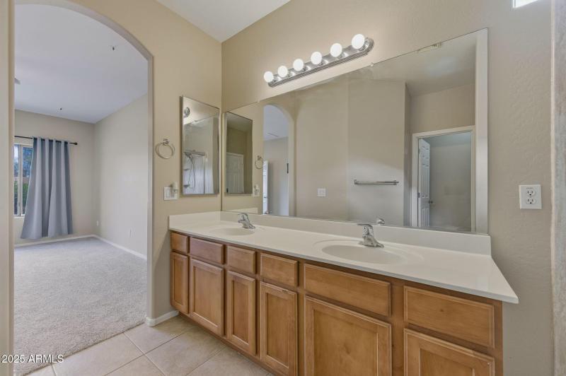 30-web-or-mls-45084 W Desert Cedars Ln-3