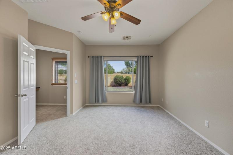 31-web-or-mls-45084 W Desert Cedars Ln-3