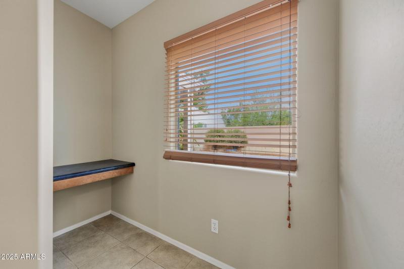 32-web-or-mls-45084 W Desert Cedars Ln-3