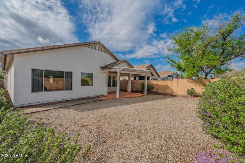 34-web-or-mls-45084 W Desert Cedars Ln-3