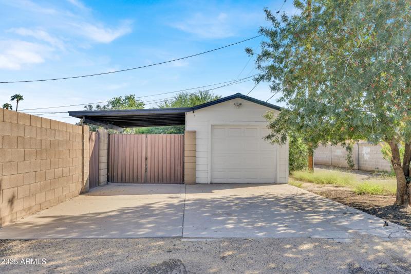 Garage