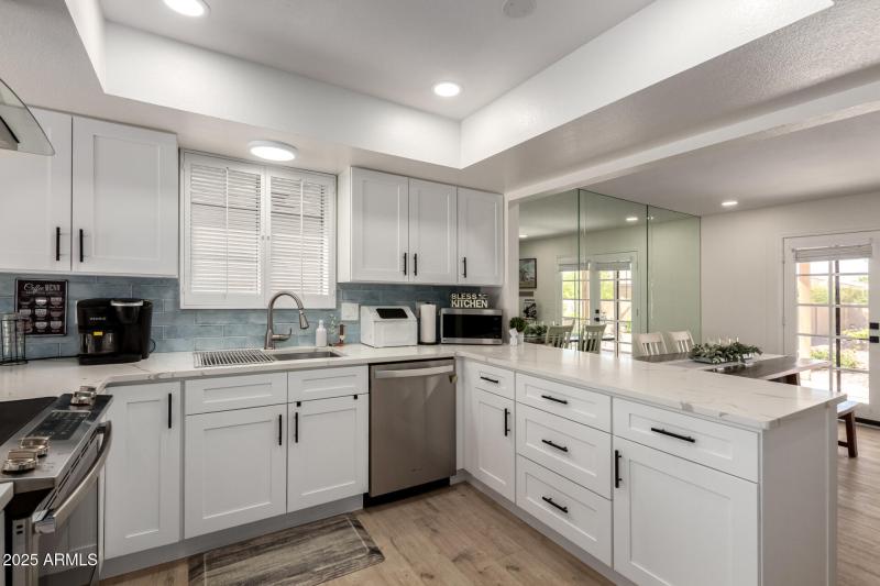 16 Lakemont