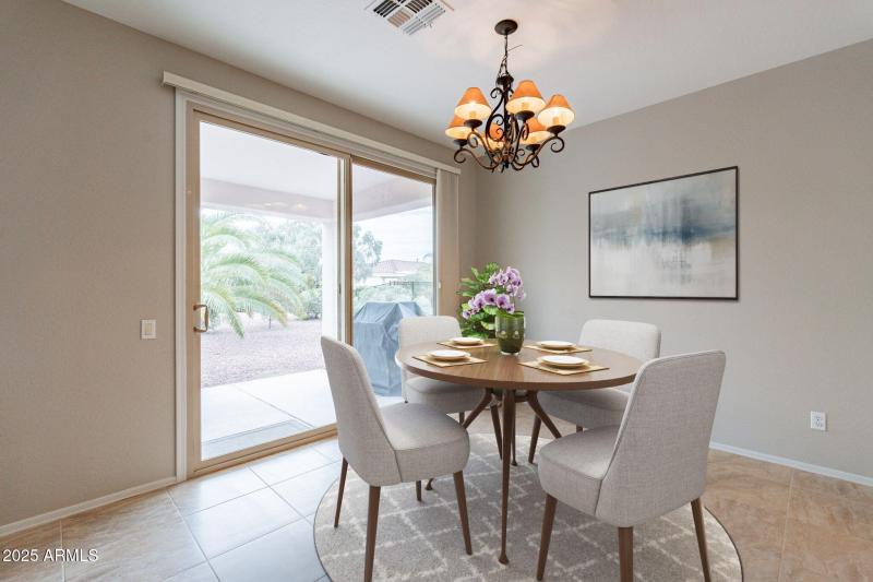 10-web-or-mls-EL-20 (Dining Area)_VS