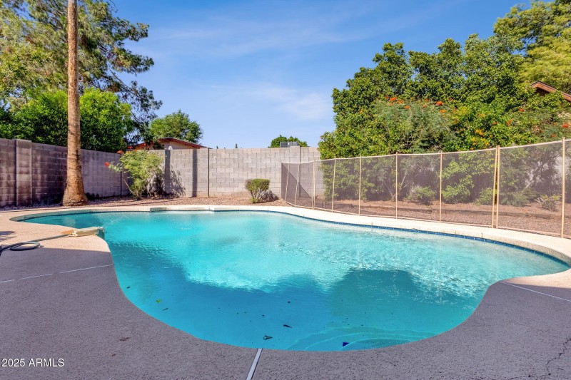 31-web-or-mls-314-w-topeka-dr