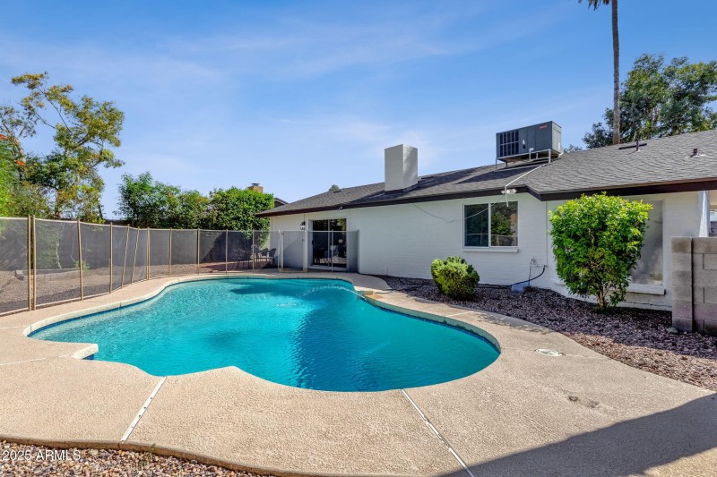 33-web-or-mls-314-w-topeka-dr
