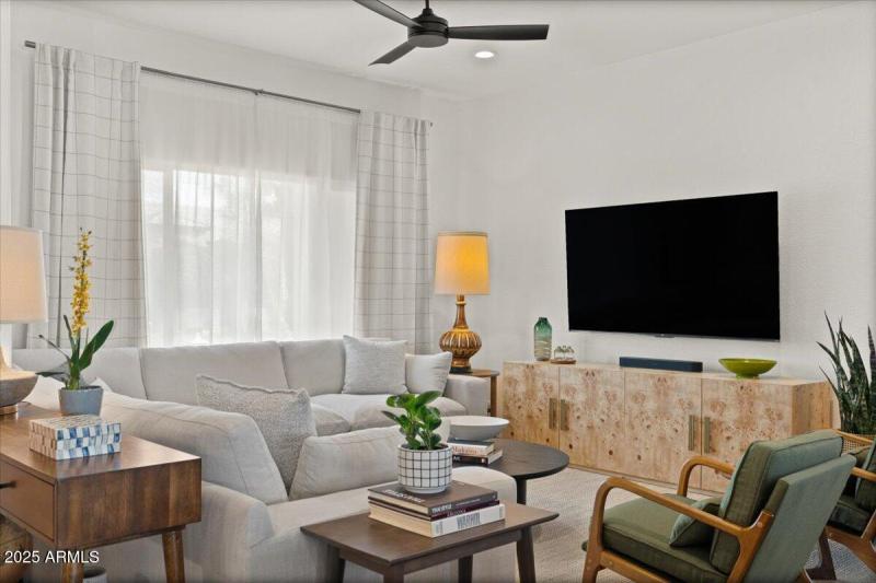 009-Living Room (1)