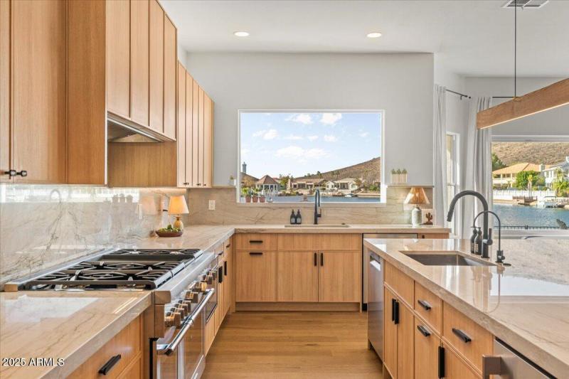 024-Kitchen