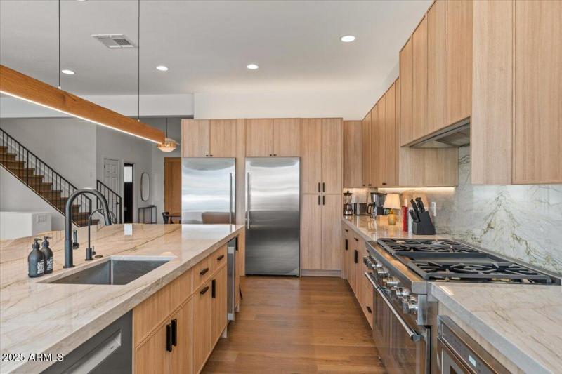 028-Kitchen views