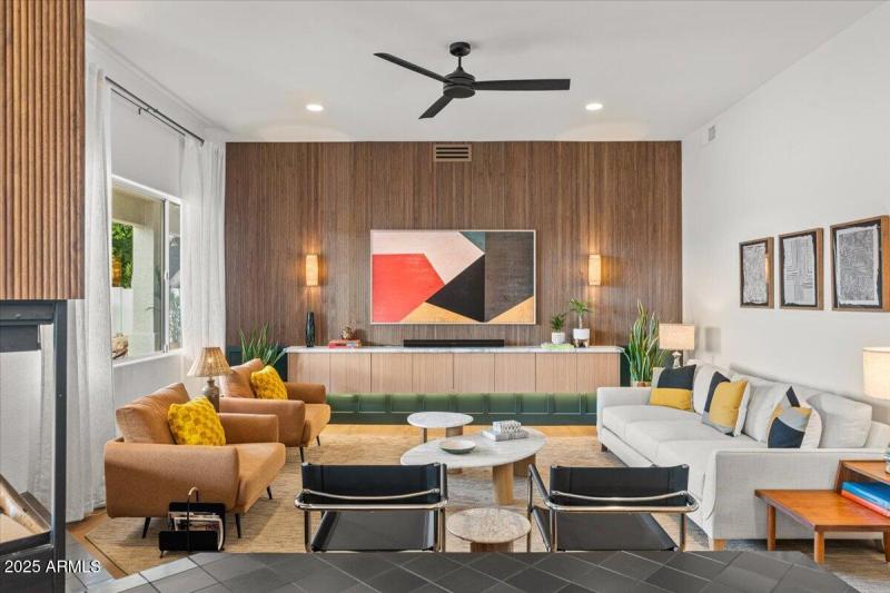 037-Family Room