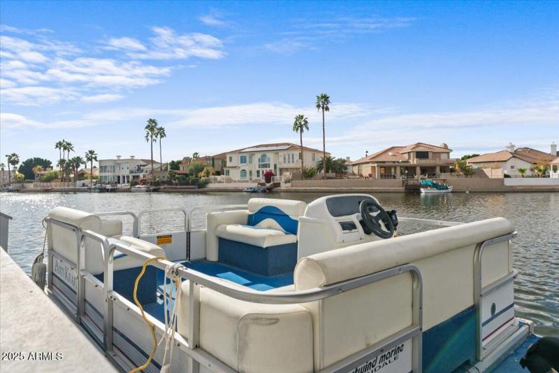 121-Pontoon Boat