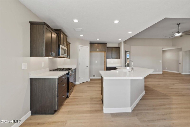 09-Kitchen