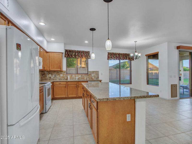04-Kitchen-(1)