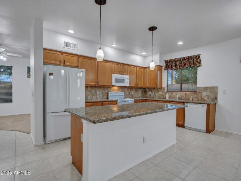 04-Kitchen-(2)
