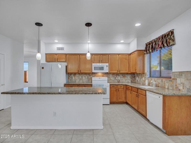 04-Kitchen-(6)
