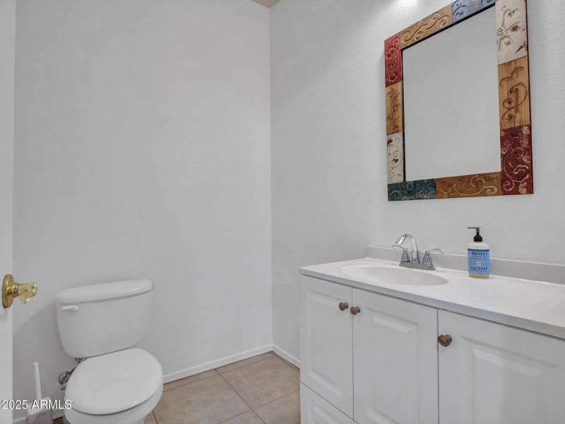 08-Powder-room