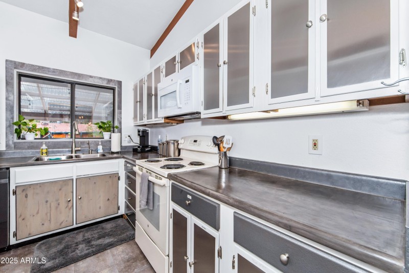 008_Kitchen