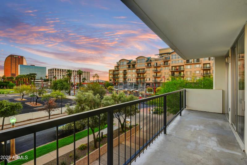 17-Balcony View