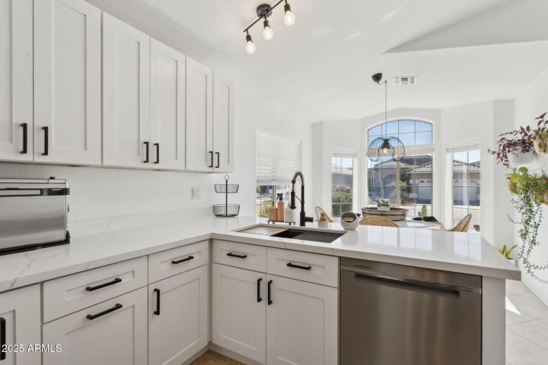 15-web-or-mls-2508-e-paraiso-dr