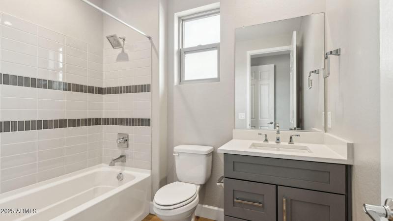 PC47B32-Bath2
