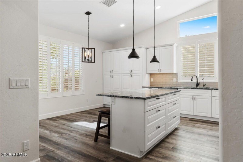 11-Kitchen