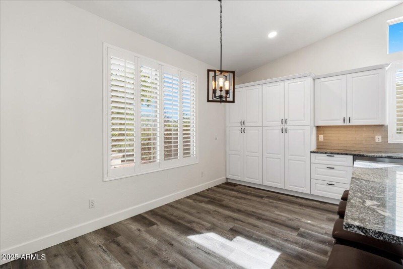 13-Breakfast Nook