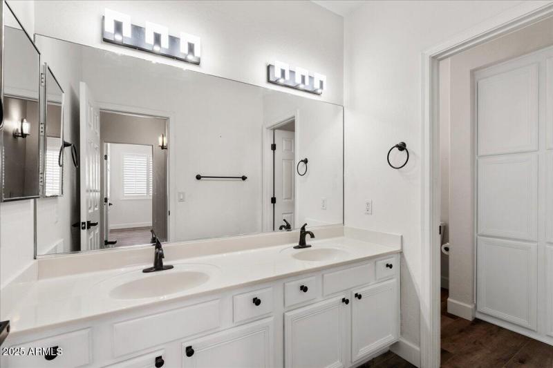24-Bathroom