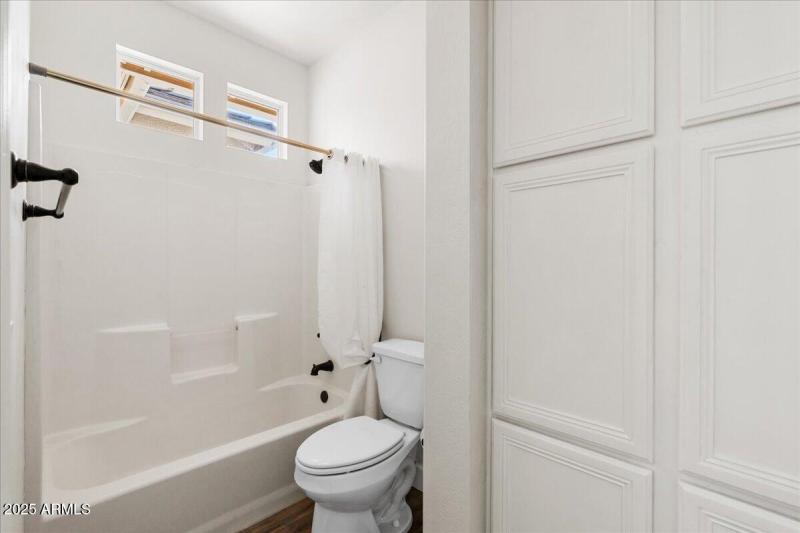 25-Bathroom