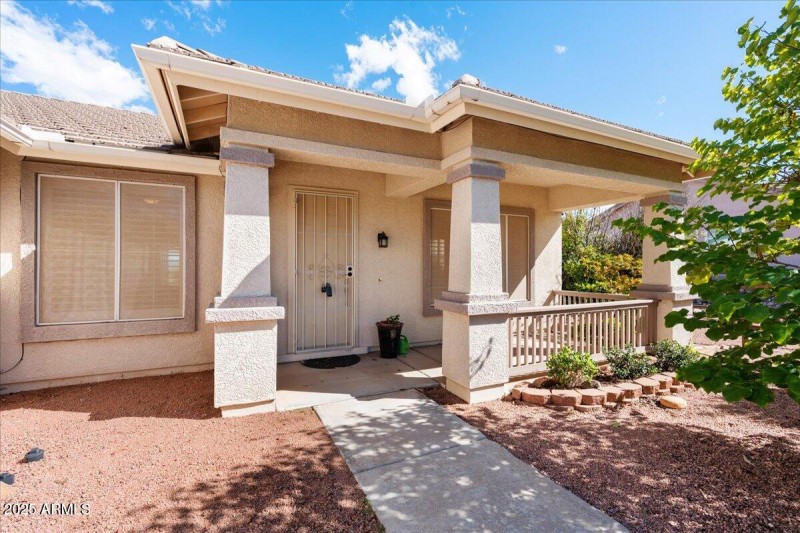 03-Front Covered Patio