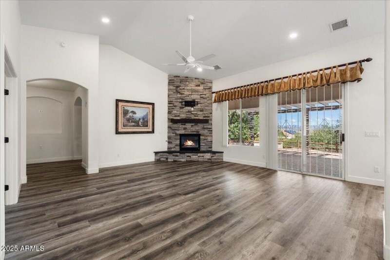 08-Living Room