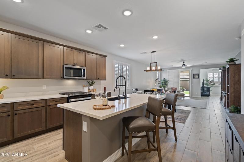 Beautiful upgraded kitchen