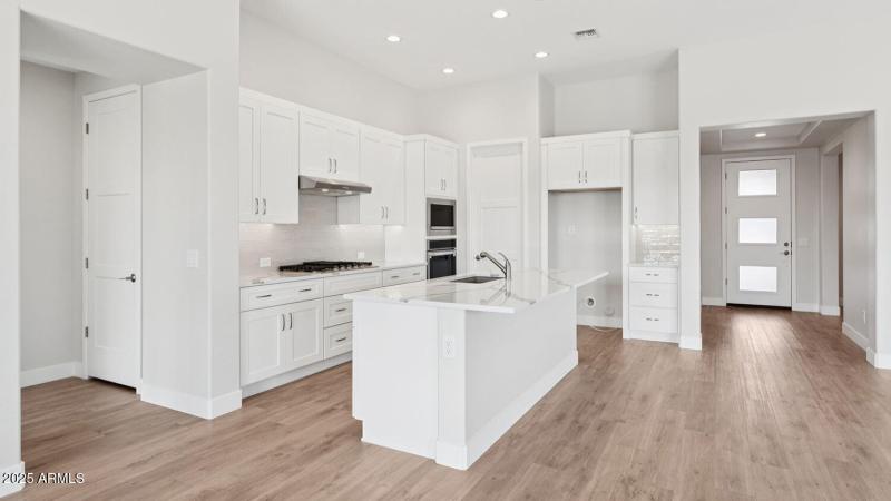 PC47B29-Kitchen2