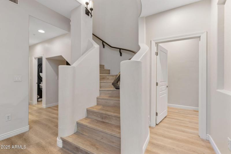 18-web-or-mls-14450-n-thompson-peak-pkwy