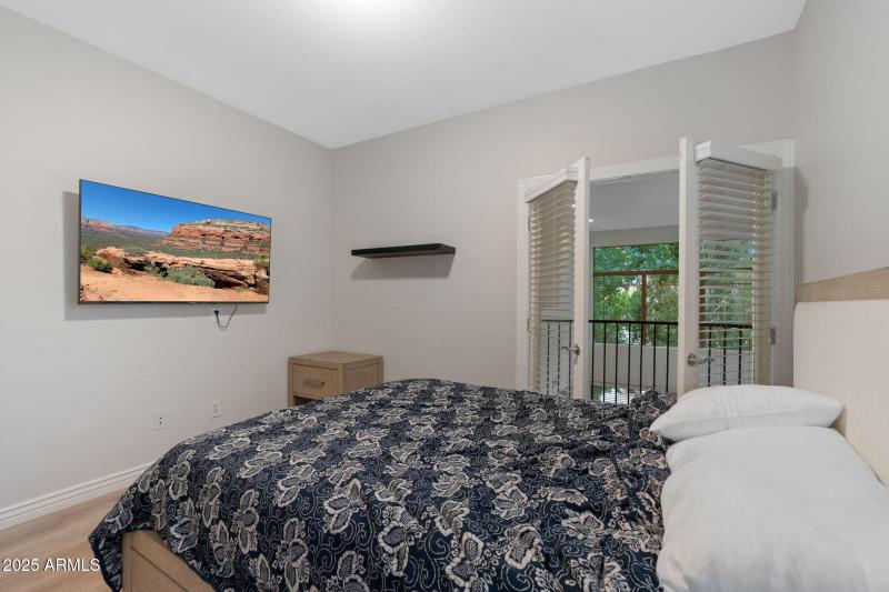 23-web-or-mls-14450-n-thompson-peak-pkwy