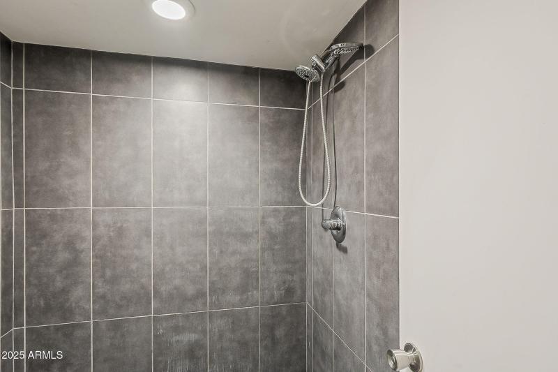 25-web-or-mls-Roanoke-25
