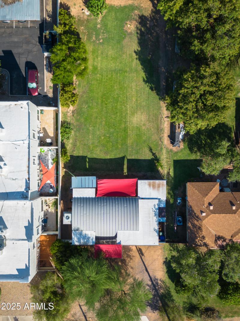 Listings_4733_N_14thSt-3