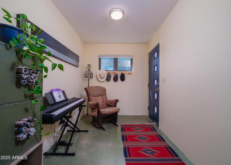 Listings_4733_N_14thSt-10