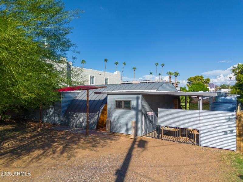 Listings_4733_N_14thSt-31