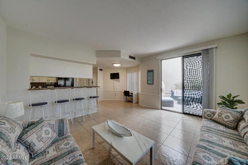 517 S Marina-10