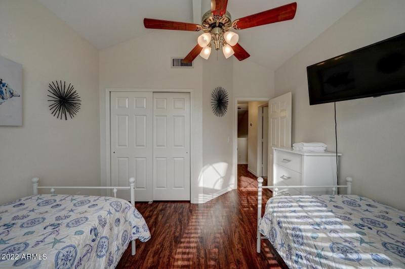 517 S Marina-20