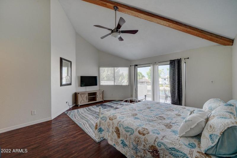 517 S Marina-25