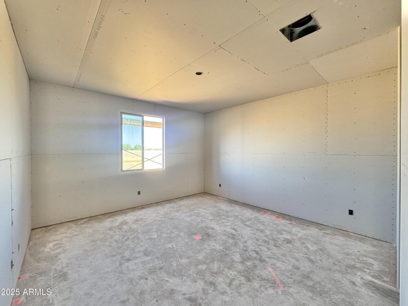 009 Primary bedroom