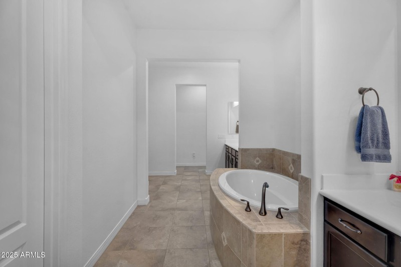 29-web-or-mls-Ivyglen-27