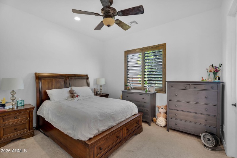 39-web-or-mls-Ivyglen-41