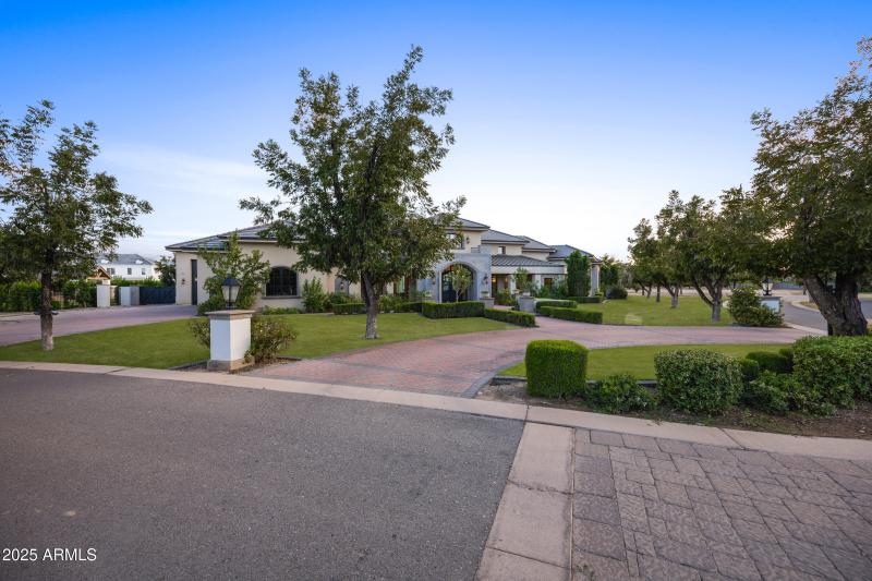 20623 E Cloud Rd-82