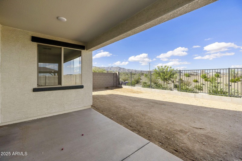 LARGE COVERED PATIO