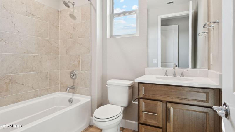 RRAZ-555Bath2